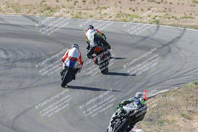 media/Apr-20-2025-AHRMA (Sun) [[393a79c373]]/Race/Group 11 early race/Turn 4b/